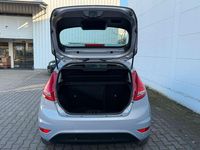 Gebraucht Ford Fiesta Trend 95 PS (69 kW) 2011 Grau Kleinwagen