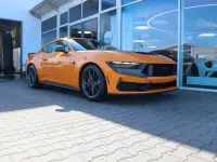 Neu Ford Mustang Dark Horse 454 PS (333 kW) 2026 Orange fury metallic Coupé