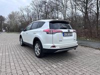 Gebraucht Toyota RAV4 143 PS (105 kW) 2016 Weiß SUV