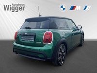 Gebraucht Mini Cooper 136 PS (100 kW) 2022 Gruen Kleinwagen
