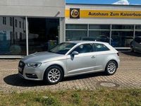 Gebraucht Audi A3 Attraction 122 PS (89 kW) 2014 Silber Limousine