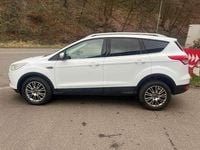 Gebraucht Ford Kuga Titanium 150 PS (110 kW) 2013 Frostweiß SUV