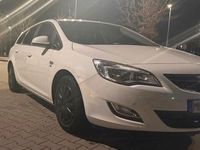 Gebraucht Opel Astra Eco 140 PS (102 kW) 2012 Weiß Kombi