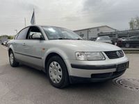 Gebraucht VW Passat Basis 150 PS (110 kW) 1997 Silber metallic Limousine