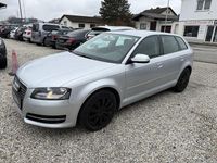 Gebraucht Audi A3 Attraction 105 PS (77 kW) 2012 Eissilber metallic Kleinwagen