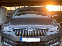 Gebraucht Skoda Superb Style 200 PS (147 kW) 2022 Silber Kombi