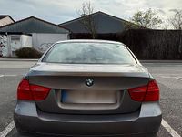 Gebraucht BMW 320 184 PS (135 kW) 2011 Silber Limousine