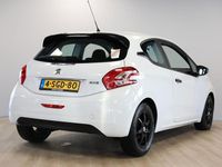 Gebraucht Peugeot 208 Access 68 PS (50 kW) 2013 Weiß Kleinwagen
