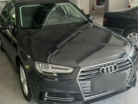 Używany Audi A4 Ambiente 150 KM (110 kW) 2016 Czarny Sedan/Limuzyna