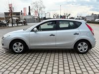 Gebraucht Hyundai i30 109 PS (80 kW) 2010 Grau Limousine