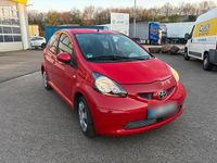 Gebraucht Toyota Aygo 69 PS (50 kW) 2005 Rot Kleinwagen