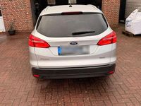Gebraucht Ford Focus Titanium 125 PS (91 kW) 2017 Silber Kombi