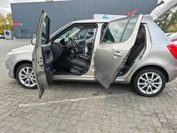 Gebraucht Skoda Fabia 105 PS (77 kW) 2014 Silber Limousine