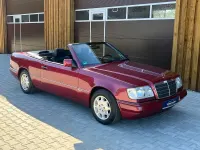 Gebraucht Mercedes E200 Sportline 136 PS (100 kW) 1995 Almadinrot Cabrio