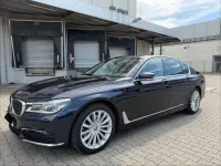 Gebraucht BMW 740 Sport Line 320 PS (235 kW) 2018 Blau Limousine