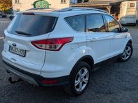 Gebraucht Ford Kuga Individual 150 PS (110 kW) 2016 Weiß SUV