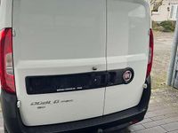 Gebraucht Fiat Doblò 120 PS (88 kW) 2018 Weiß Van / Kleinbus