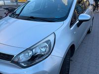 Gebraucht Kia Rio 85 PS (62 kW) 2013 Silber Kleinwagen