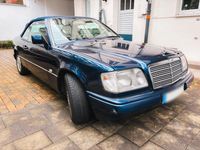 Gebraucht Mercedes E220 150 PS (110 kW) 1996 Blau Cabrio