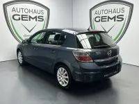Używany Opel Astra Cosmo 101 KM (74 kW) 2006 Szary Sedan/Limuzyna