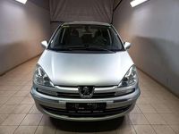 Gebraucht Peugeot 807 Allure 136 PS (100 kW) 2012 Lackierung aluminiumgrau Van / Kleinbus