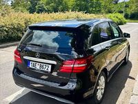 Gebraucht Mercedes B200 136 PS (100 kW) 2015 Schwarz Van / Kleinbus