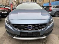 Gebraucht Volvo V60 CC Summum 190 PS (139 kW) 2017 Blau Kombi