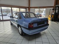 Gebraucht Opel Vectra 82 PS (60 kW) 1993 Blau Limousine