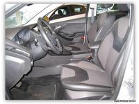 Gebraucht Ford Focus Titanium 125 PS (91 kW) 2018 Silber Limousine