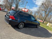 Gebraucht BMW 320 177 PS (130 kW) 2009 Blau Kombi