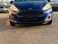 Gebraucht Ford Fiesta 101 PS (74 kW) 2014 Blau Kleinwagen