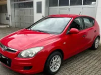 Gebraucht Hyundai i30 84 PS (61 kW) 2010 Rot Limousine