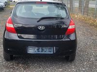 Gebraucht Hyundai i20 Edition 77 PS (56 kW) 2012 Schwarz Kleinwagen