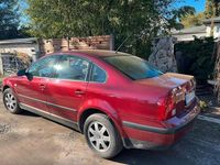 Gebraucht VW Passat 125 PS (91 kW) 2000 Rot Limousine