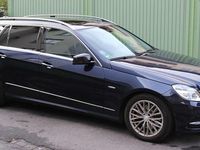 Gebraucht Mercedes E200 Avantgarde 184 PS (135 kW) 2012 Blau Kombi