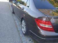 Gebraucht Mercedes C250 Elegance 204 PS (150 kW) 2012 Kombi