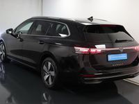 Gebraucht VW Passat Elegance 150 PS (110 kW) 2025 Grenadillschwarz Kombi
