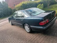 Gebraucht Mercedes E200 136 PS (100 kW) 1999 Blau Limousine