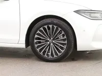 Gebraucht VW Passat Elegance 150 PS (110 kW) 2025 Oryxweiß perlmutteffekt Kombi