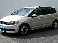 Gebraucht VW Touran Move 150 PS (110 kW) 2024 Ivory silver metallic Van / Kleinbus