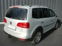 Gebraucht VW Touran Cross 105 PS (77 kW) 2010 Gold Van / Kleinbus