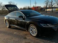Gebraucht VW Arteon Basis 150 PS (110 kW) 2018 Schwarz Kleinwagen