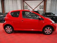 Gebraucht Toyota Aygo 68 PS (50 kW) 2008 Rot Kleinwagen