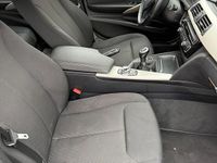Gebraucht BMW 318 139 PS (102 kW) 2017 Schwarz Kombi
