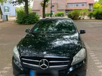 Gebraucht Mercedes A180 122 PS (89 kW) 2013 Schwarz Kleinwagen