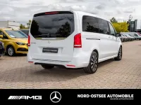 Gebraucht Mercedes EQV300 150 kW (204 PS) 2022 Arktikweiß Van / Kleinbus
