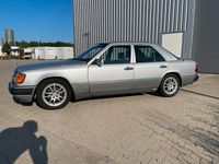 Gebraucht Mercedes E260 160 PS (117 kW) 1991 Silber Limousine