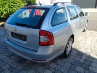 Gebraucht Skoda Octavia Ambition 105 PS (77 kW) 2012 Silber Kombi
