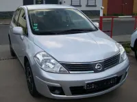 Gebraucht Nissan Tiida Visia 110 PS (80 kW) 2009 New silver (m) Kleinwagen