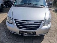 Usado Chrysler Voyager 150 CV (110 kW) 2005 Plateado Monovolumen